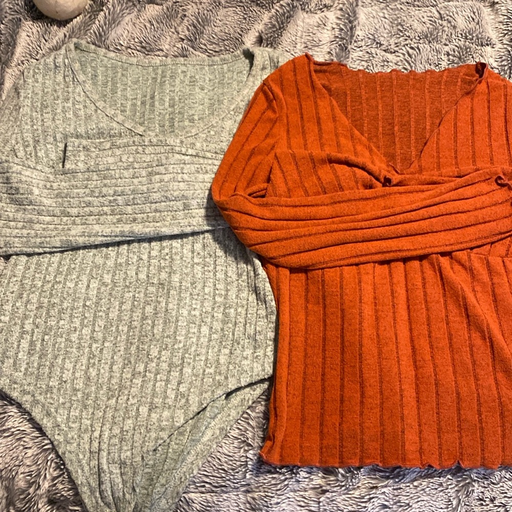 bundle!! No brand tags) body suit and semi cropped.